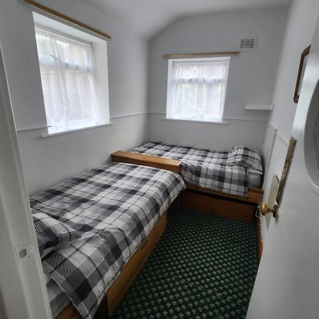 Queens Guest House ビーストン エクステリア 写真