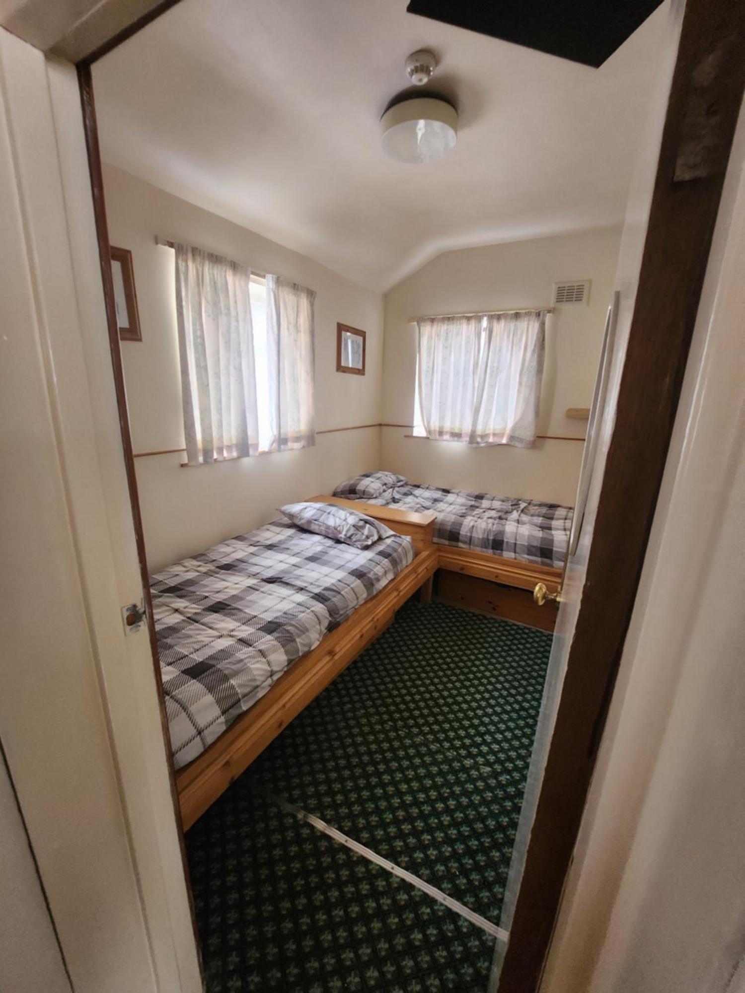 Queens Guest House ビーストン エクステリア 写真