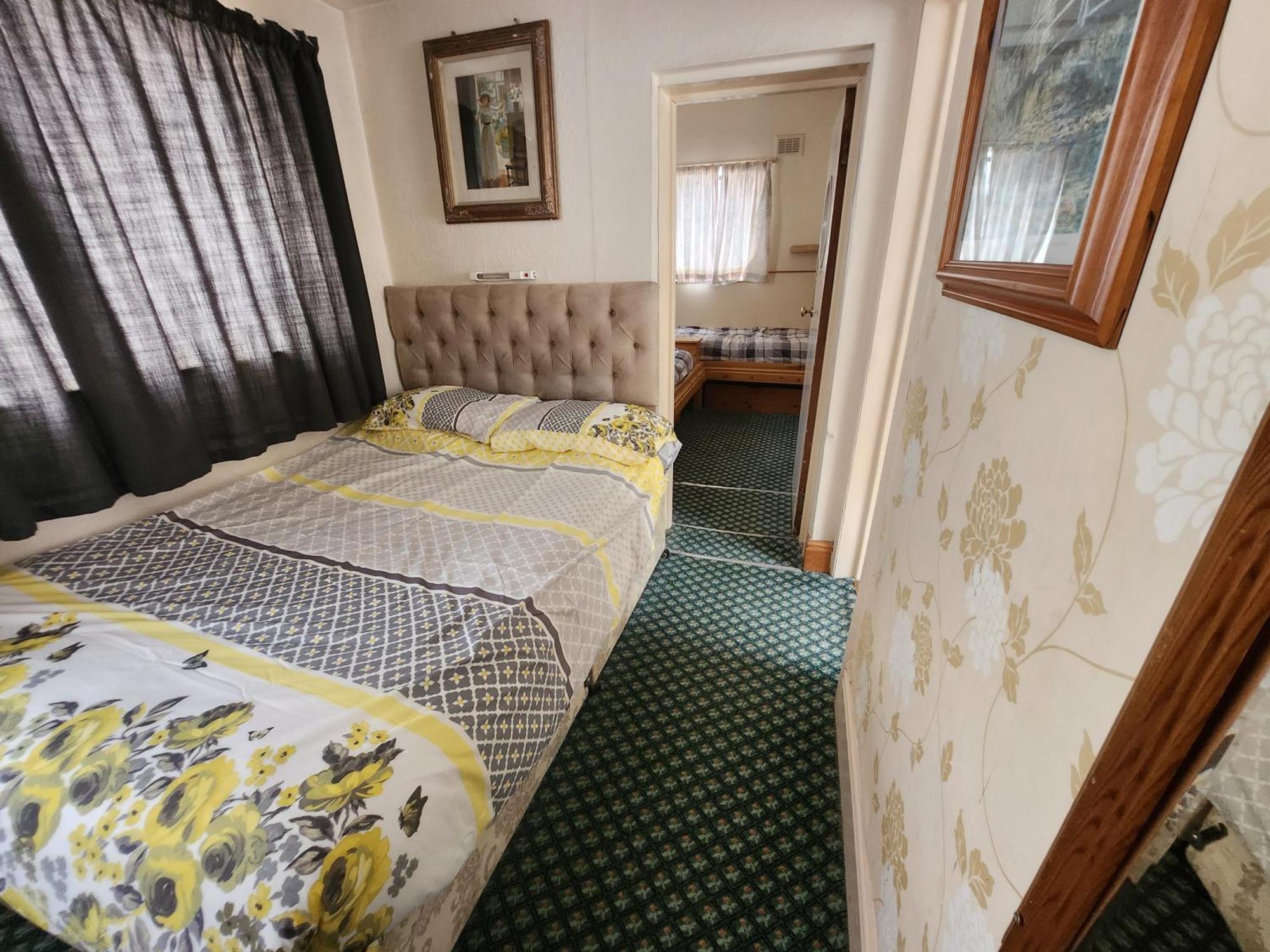 Queens Guest House ビーストン エクステリア 写真