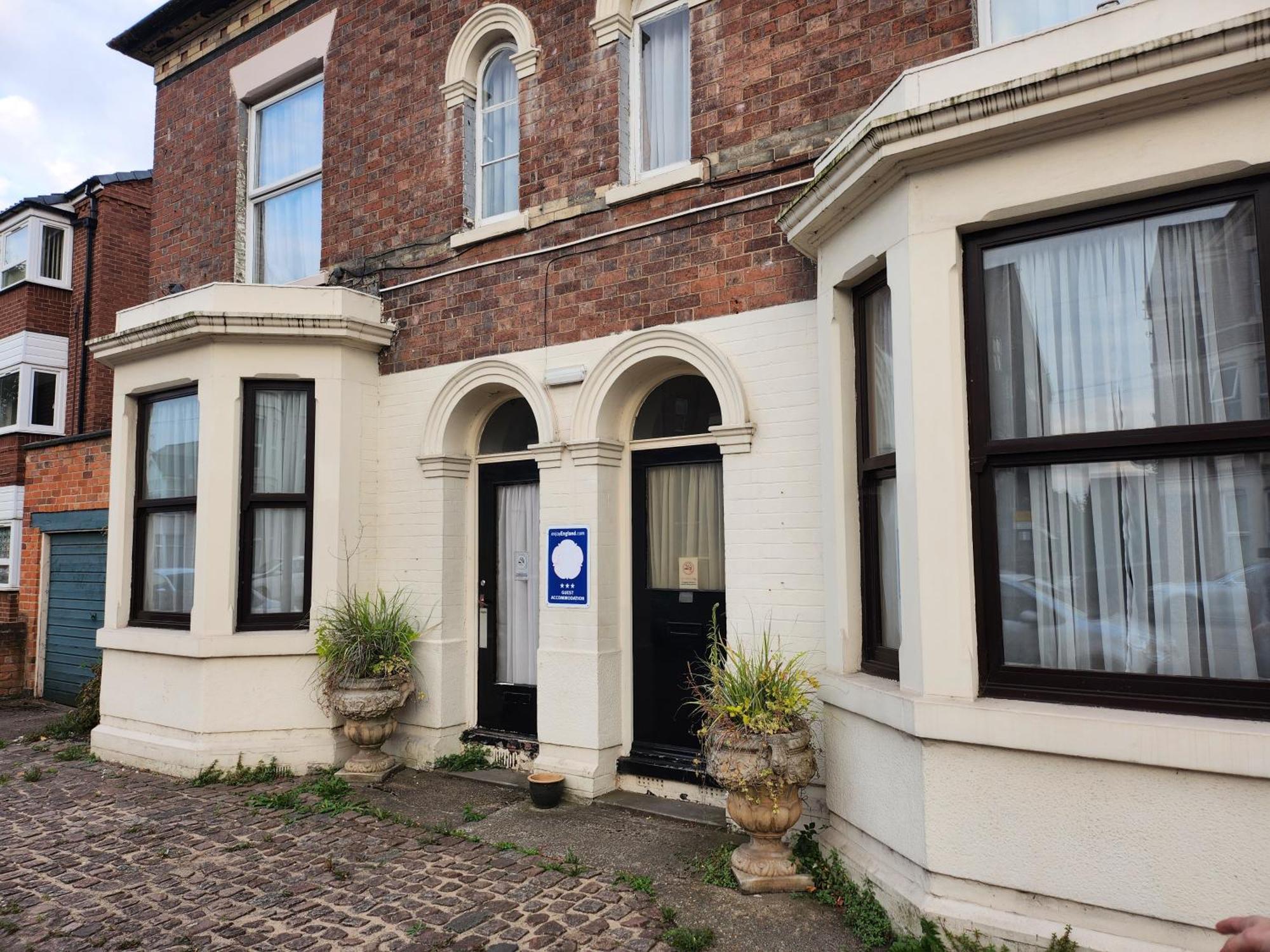 Queens Guest House ビーストン エクステリア 写真